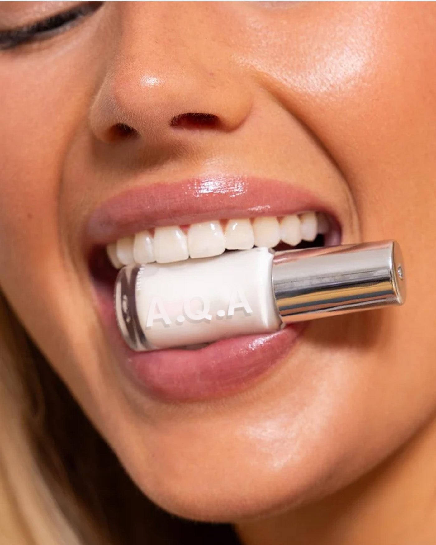 AQA™ Tooth Polish – Instantly Whiter Teeth